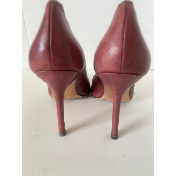 Vince Camuto Rust Red Pointy Toe Pumps • Size 7.5 - Picture 5 of 6